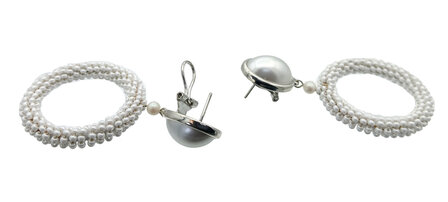 Ohrstecker Cabochon perl-wei&szlig; + Ring mit wachswei&szlig;en Rocaille-Perlchen