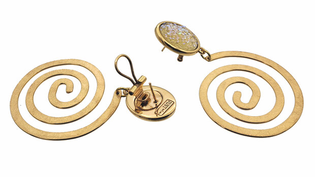Ohrstecker oval mit vergoldetem Spiral-Ornament