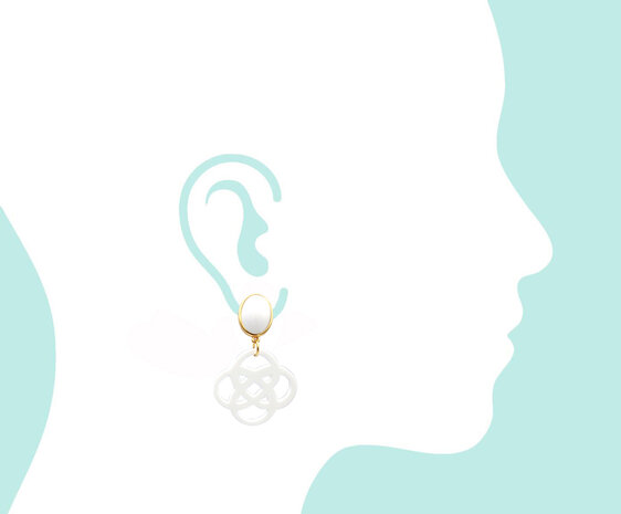 Ohrstecker wei&szlig; mit Knoten-Ornament Laser-Cut wei&szlig;