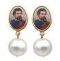 Ohrstecker-vergoldet-mit-Portrait-Märchenkönig-Ludwig-II-+-weisse-Muschelkern-Perle